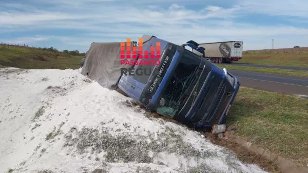 Motorista é preso por embriaguez ao volante após tombar carreta na BR-153 em Ourinhos