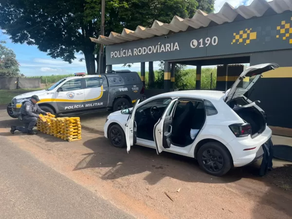 Casal é preso com 137 quilos de maconha na SP-225 em Santa Cruz do Rio Pardo