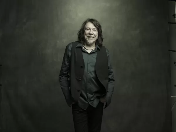 Lenine se apresenta nesta quinta no SESI Ourinhos com ingressos gratuitos