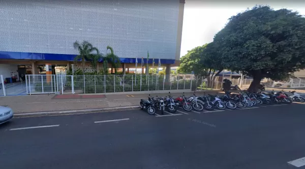 Furto de rodas de motocicletas se torna prática recorrente em Ourinhos; novo caso é registrado em frente ao SENAC