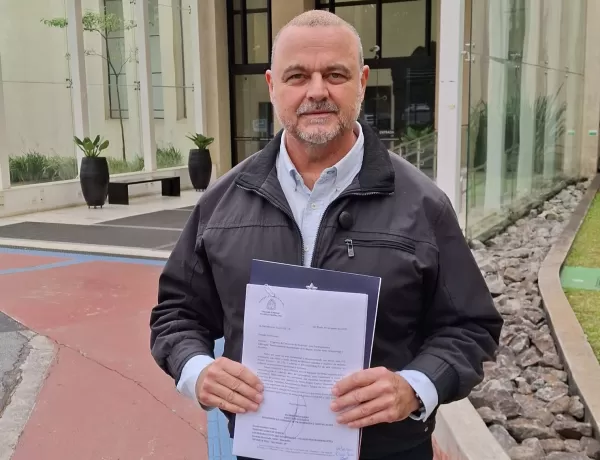 Ricardo Madalena protocola abaixo-assinado contra pedágio na Raposo Tavares; ação ocorre faltando um mês para o leilão