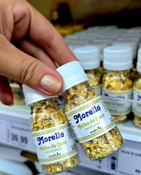 Anvisa suspende glitters e folhas de ouro da marca Morello por presença de plástico em produtos culinários