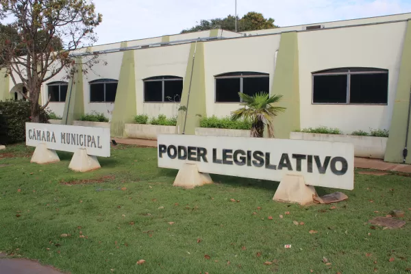 Vereadores de Ourinhos votam hoje projeto do prefeito Lucas para quitação de débitos retroativos com servidores municipais