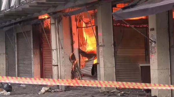 Incêndio atinge shopping no Brás, no Centro da capital de SP