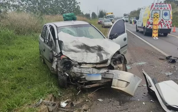 Grave acidente entre três veículos deixa um morto e três feridos na Rodovia Raposo Tavares, em Paranapanema
