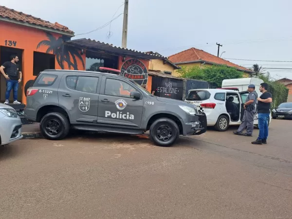 Polícia Civil e K9 do 13° BAEP prendem casal por tráfico de drogas em Ipaussu