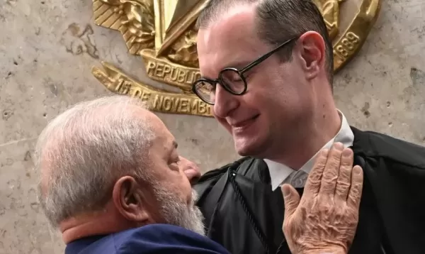 Zanin acata pedido de Lula e suspende desoneração da folha