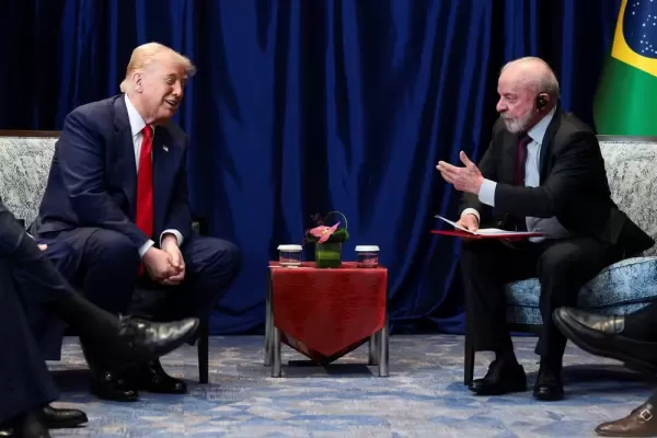 Lula e Trump se reúnem na Malásia e discutem tarifas e sanções contra o Brasil