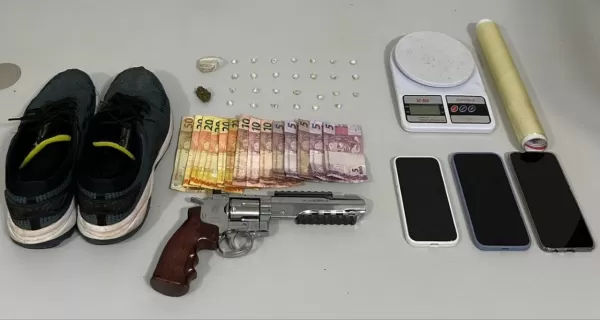 Ação conjunta das polícias esclarece roubo e prende homem por tráfico em Ourinhos