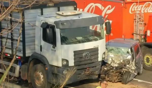 Acidente Interdita Rodovia Comandante João Ribeiro de Barros em Marília