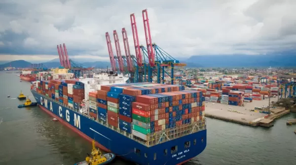 Nova tarifa dos EUA atinge parte das exportações brasileiras, mas preserva principais produtos vendidos ao mercado americano
