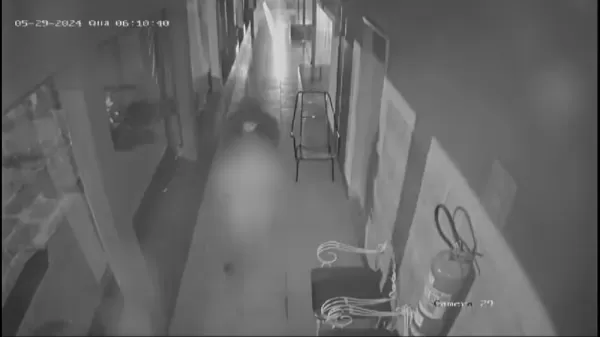 Idosa é estuprada em lar de longa permanência em Andirá, e câmera registra suspeito empurrando vítima sem roupa por corredor