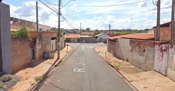 Homem é preso em flagrante, furtando fio de casa em Ourinhos