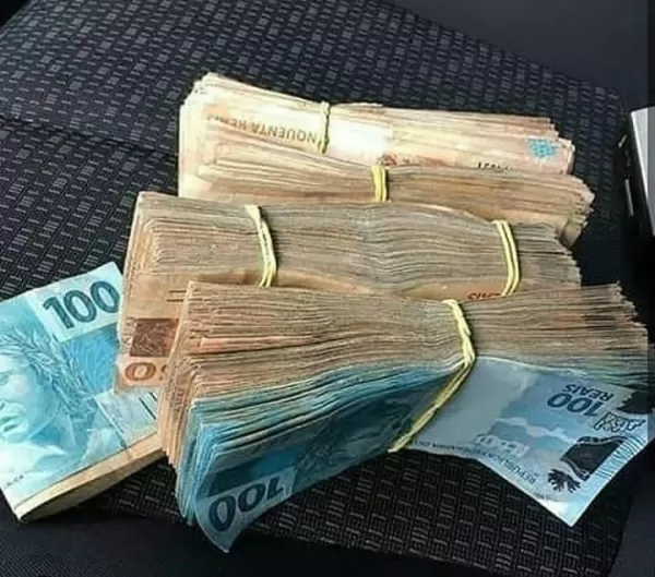 Polícia apreende mais de R$ 10 mil em circunstâncias suspeitas em Espírito Santo do Turvo