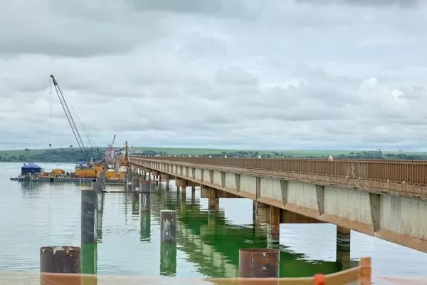 Bombeiros localizam corpo de trabalhador que caiu de ponte sobre o Rio Tietê em Pongaí