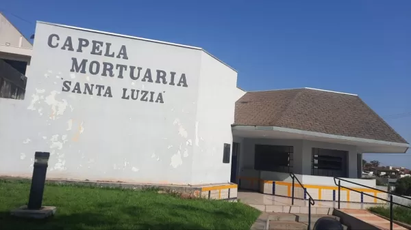 Goteiras durante velório revoltam moradores e Prefeitura de Chavantes promete solucionar problema