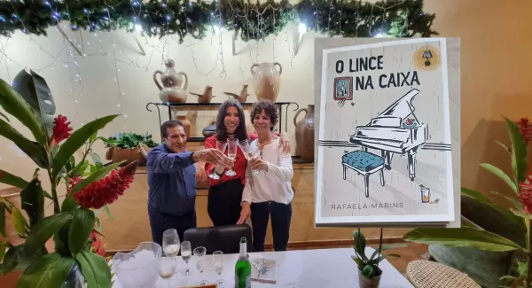 Ourinhense Rafaela Marins lança livro "O Lince na Caixa"