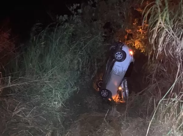 Criança de 3 anos e mãe sobrevivem após carro despencar em ribanceira no Paraná 