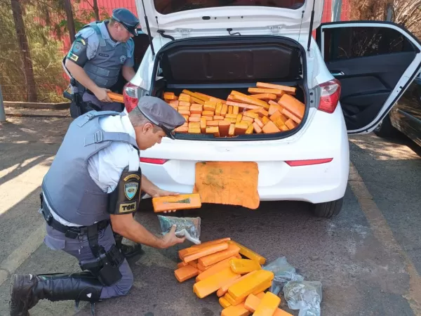Polícia Rodoviária apreende grande quantidade de drogas em carro dublê em Ourinhos