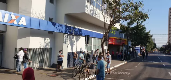 Caixa Econômica Federal prepara novo concurso com salários de até R$ 15 mil; edital deve sair até outubro