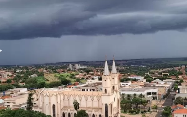 CPFL compartilha dicas para evitar acidentes com a rede elétrica durante rajadas de vento e tempestades