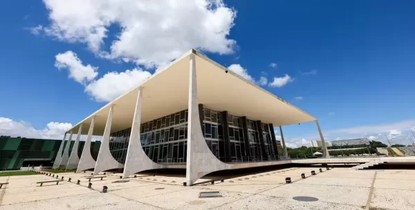 STF decide que planos de saúde devem cobrir procedimentos fora do rol da ANS, mas impõe critérios rigorosos