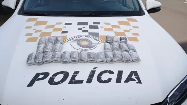 Polícia Rodoviária prende casal com 26 tabletes de haxixe escondidos em veículo na Rodovia Raposo Tavares, em Ourinhos
