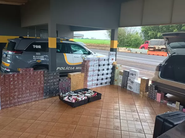 Polícia Militar Rodoviária recupera veículo furtado e apreende produtos contrabandeados em Palmital, nesta sexta-feira, 25