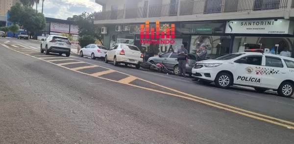 Motociclista fica ferido em acidente no Centro de Ourinhos