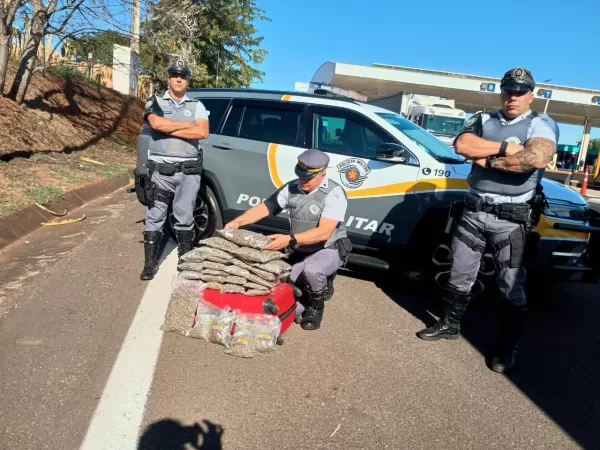 Policiamento Rodoviário prende passageira por tráfico de drogas em Santa Cruz do Rio Pardo