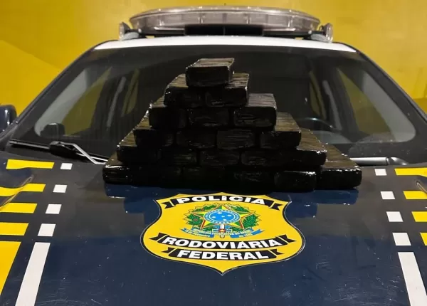 PRF prende homem com 17 quilos de maconha em Ourinhos