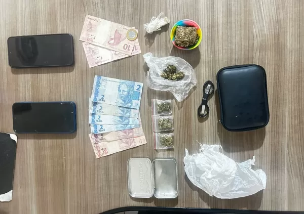 Abordagem em ponto de tráfico termina com dois jovens detidos na Vila Santa Maria, em Ourinhos