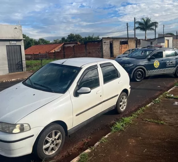 GCM recupera carro furtado horas após crime em Ourinhos; mercadorias de R$ 5 mil estavam no veículo