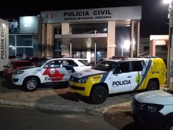 Motocicleta é furtada durante a madrugada em Santa Cruz do Rio Pardo