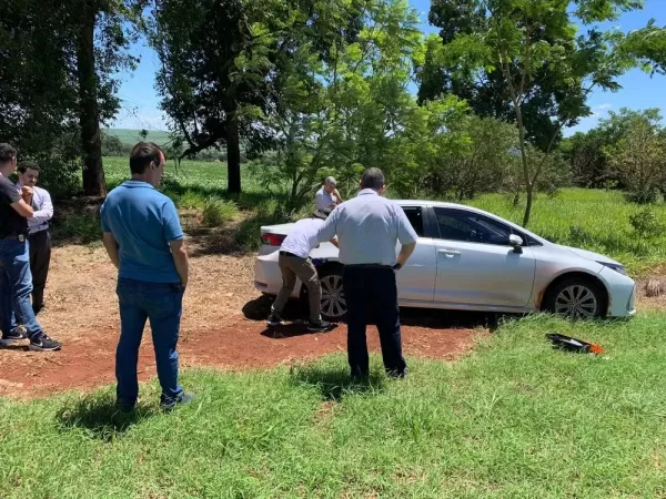 Polícia Civil encontra carro roubado após assalto milionário a diretor de indústria de Santa Cruz do Rio Pardo