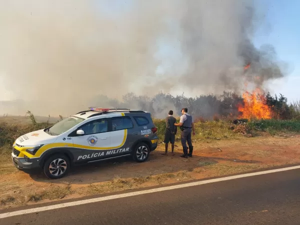 Homem é preso por atear fogo em área de mata às margens da SP-294 em Marília