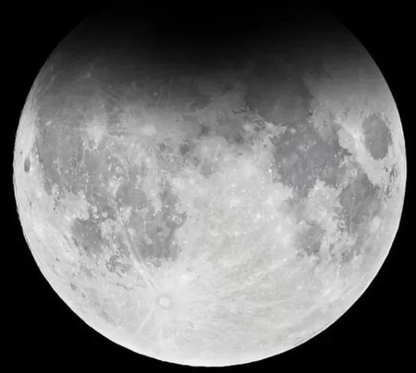 Eclipse parcial da Lua acontece nesta terça e poderá ser visto em todo o país