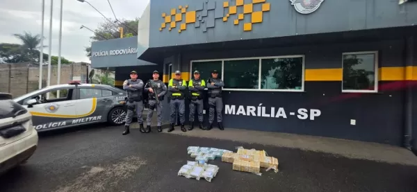 Policiamento Rodoviário apreende pasta base de cocaína, dry e skunk durante operação em Marília