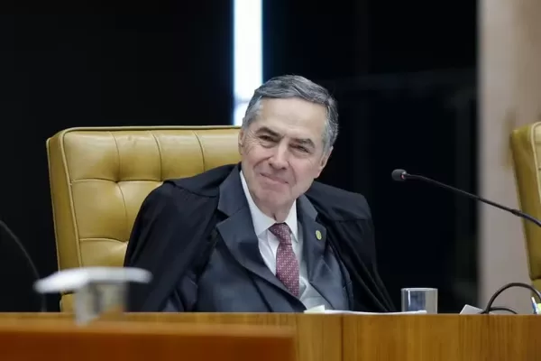 Barroso vota pela descriminalização do aborto até 12 semanas em seu último dia no STF