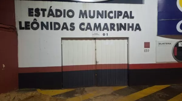 Dois homens são acusados de estuprar mulher dentro do Estádio Municipal de Santa Cruz do Rio Pardo