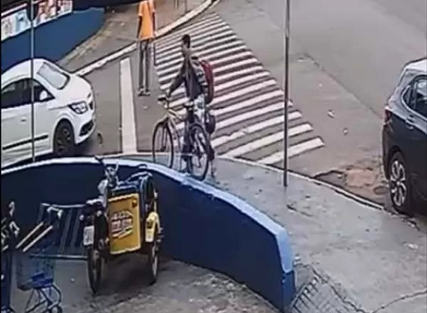 Homem furta bicicleta de menina de 10 anos em Ourinhos; família pede ajuda para recuperar o bem