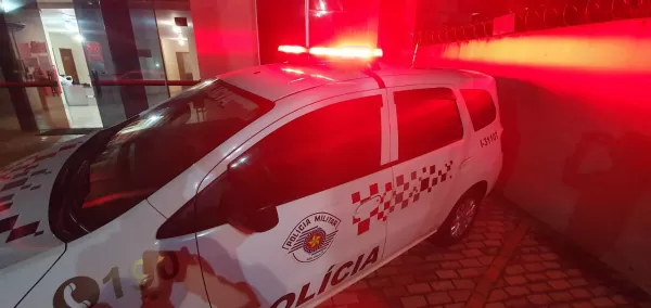 Homem é detido em Ipaussu com crack e arma de fogo durante patrulhamento da PM