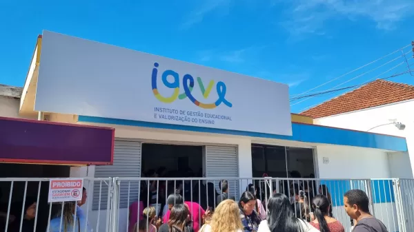 Fim de contrato na Educação: Funcionários de OSC em Ourinhos assinam aviso prévio