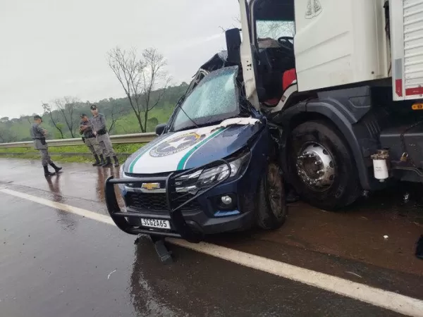 Três funcionários da Receita Federal morrem em acidente na BR-060, em Goiás