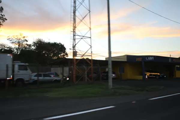 Homem é preso pela PRF em Ourinhos com carro roubado e documentos adulterados