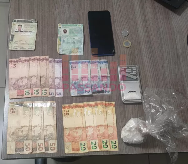 Polícia Militar de Salto Grande prende dois homens por tráfico de drogas em operação na Rodovia da Liberdade