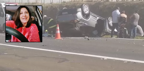 Mãe morre e filho fica ferido após carro bater na traseira de caminhão e capotar em rodovia na região 