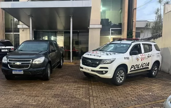 Polícia Militar prende homem por receptação de veículo furtado e porte de drogas em Santa Cruz do Rio Pardo