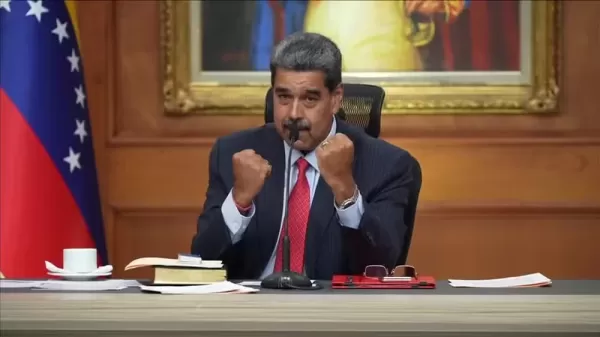 Sem mostrar atas, CNE reafirma vitória de Nicolás Maduro em eleições controversas na Venezuela; oposição diz que González venceu