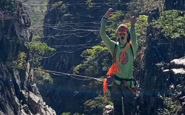 Atleta de Highline morre após queda de 50 metros em cachoeira na Chapada dos Veadeiros